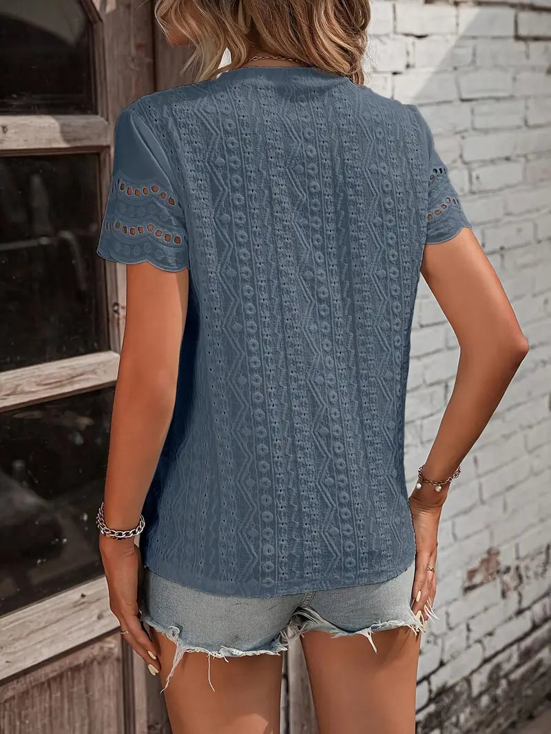 Women's Casual Eyelet Embroidery T-Shirt, Scallop Trim Tee, Short Sleeve Summer Top, Blouse With Detailing